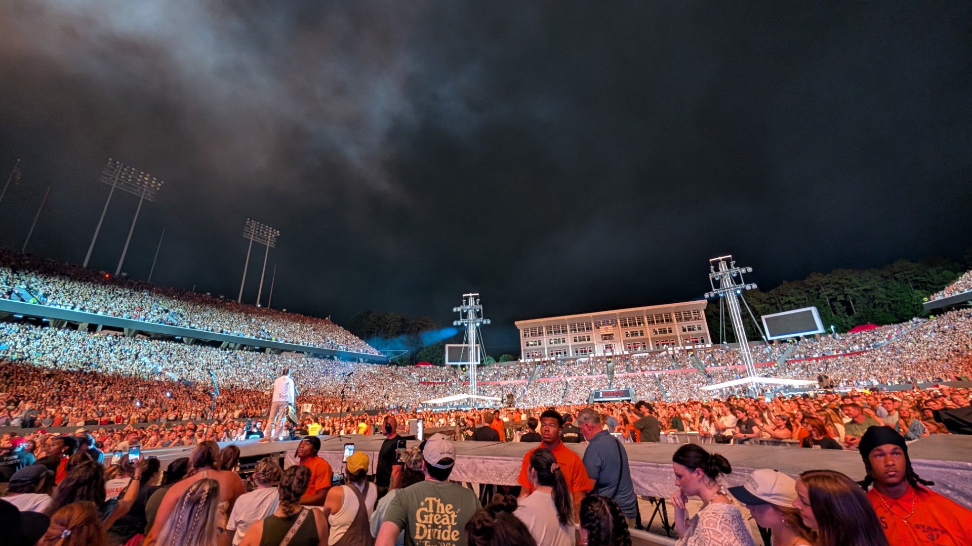 Noah Kahan concertgoers report hours-long waits for rideshares