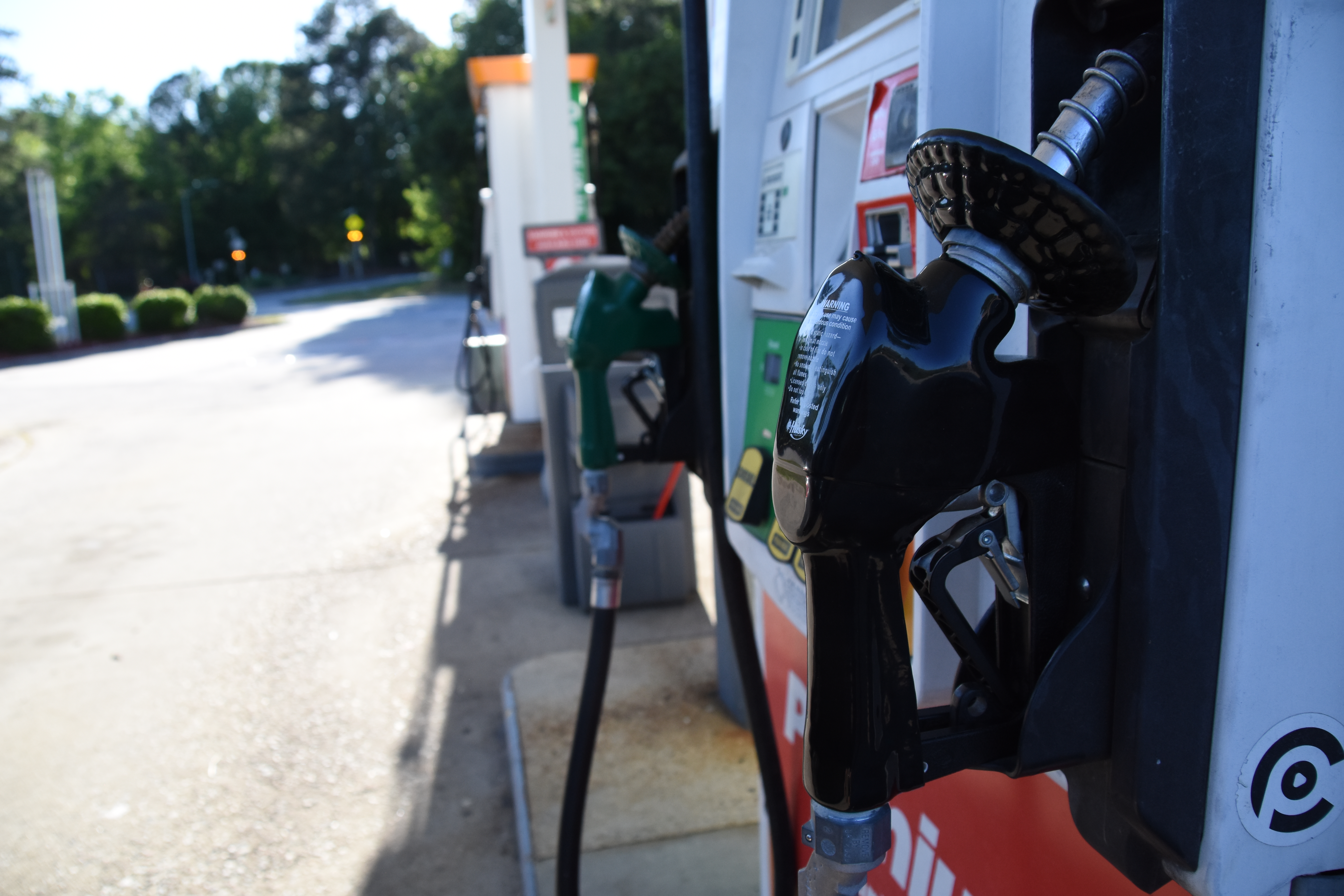 Hundreds of NC complaints accuse gas stations of not lowering pirces after tax pause